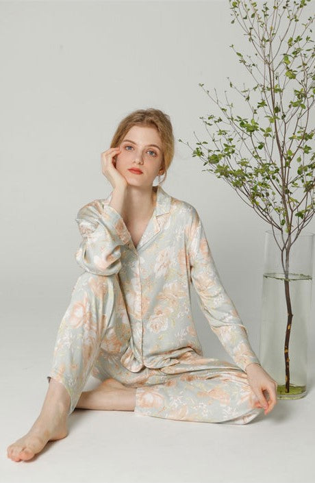 Nachtwäsche „Frühlingsbrise“ mit Blumenmuster