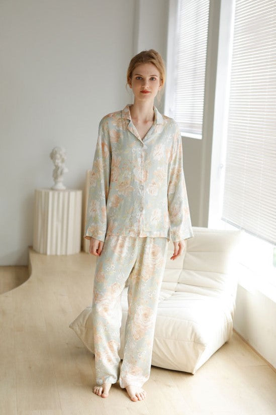 Nachtwäsche „Frühlingsbrise“ mit Blumenmuster